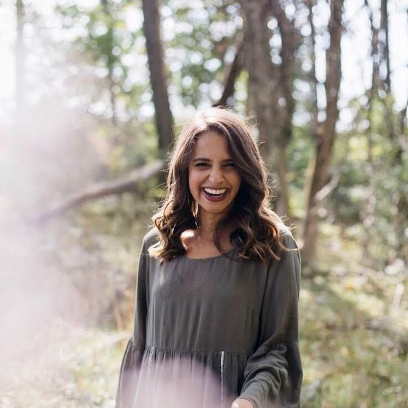 Meet your Posher, Nina - Picture 1 of 1